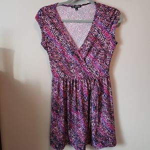 Fun v-neck pink/purple dress